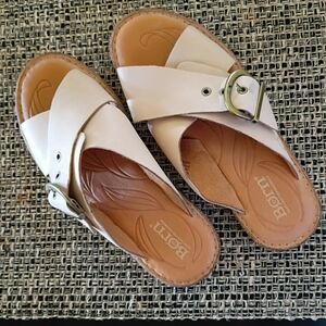 Born Women's Cream and Tan Buckle Sandals